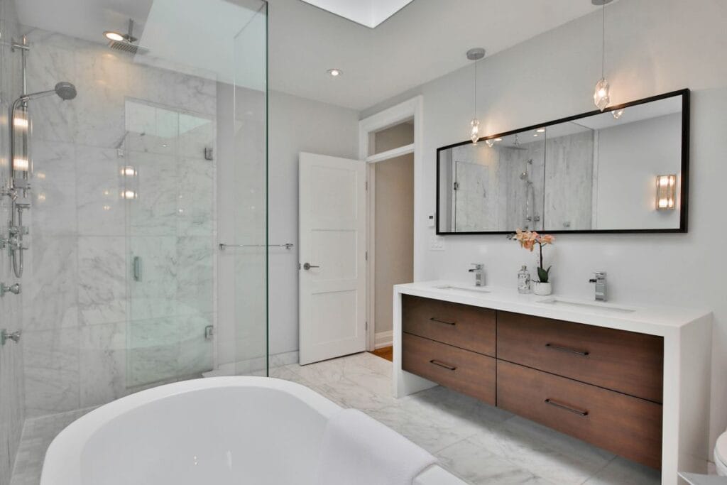 Modern Bathroom by Metrovation
